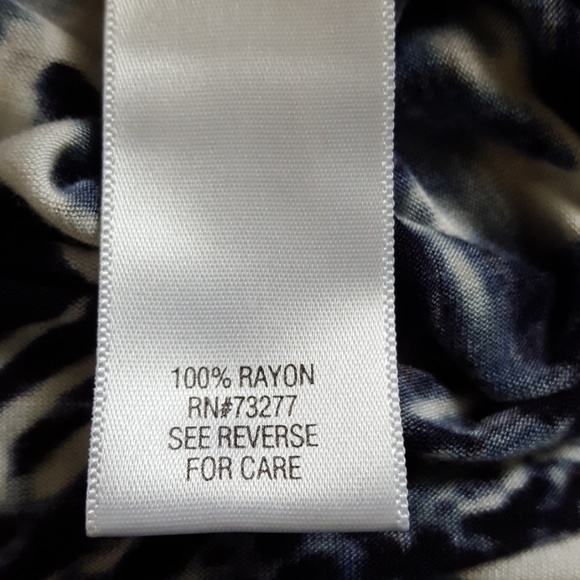 Vera Wang ¾ Sleeve Top Size Petite Small Blue & White - Picture 5 of 7